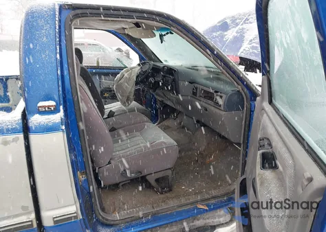 1996 Dodge Ram 1500 z USA, uszkodzony, nr VIN 1B7HC16YXTJ167591